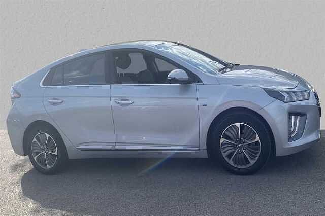 Hyundai IONIQ 1.6 GDi (105ps) Premium Plug-in Hybrid