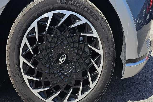 Hyundai IONIQ 5 E (228ps) Ultimate 77kWh RWD