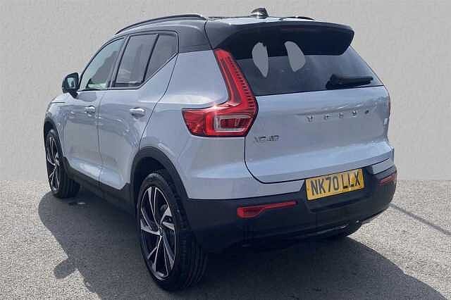 Volvo XC40 SUV 1.5 T5 262bhp R-Design Pro Plug-in Hybrid Vapour Silver